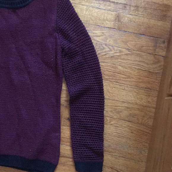 Maroon Sweater with Sheet Sleeves - Picture 2 of 3